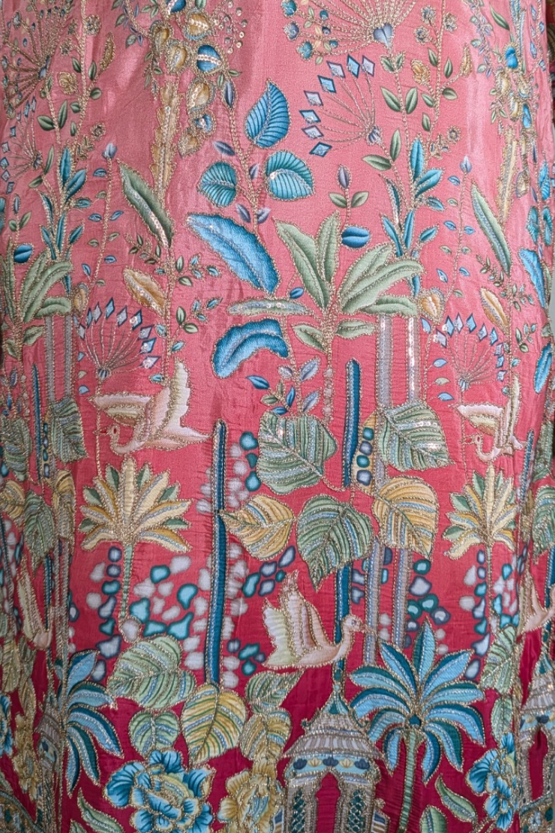 Pink colour kurta top with floral and architectural design embroidery