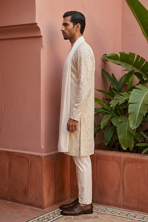 White colour kurta pant  and dupatta with allover thread embroidery