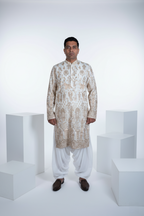 White kurta top with thread work and embroidery